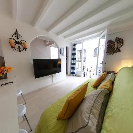 Gaudy Apart Apartment Sitges
