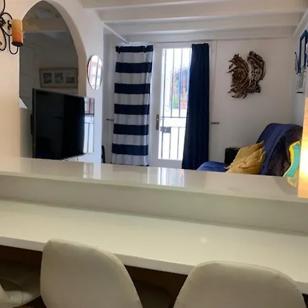 Gaudy Apart Sitges