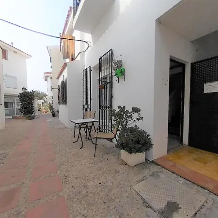 Gaudy Apart Sitges